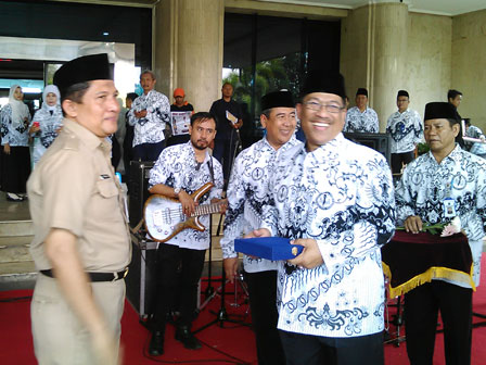 Pencarian PGRI Jambi - Persatuan Guru Republik Indonesia Cabang Jambi